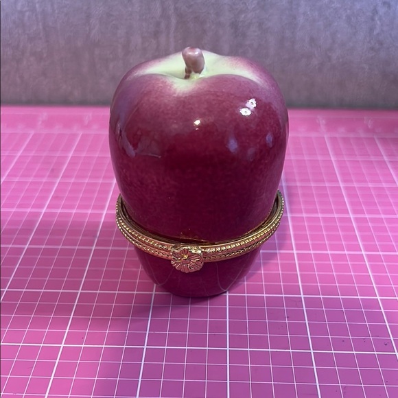 Elegant Red Apple Trinket Box - Picture 1 of 10